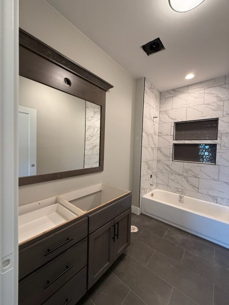 5368 Cypress - Main Bath