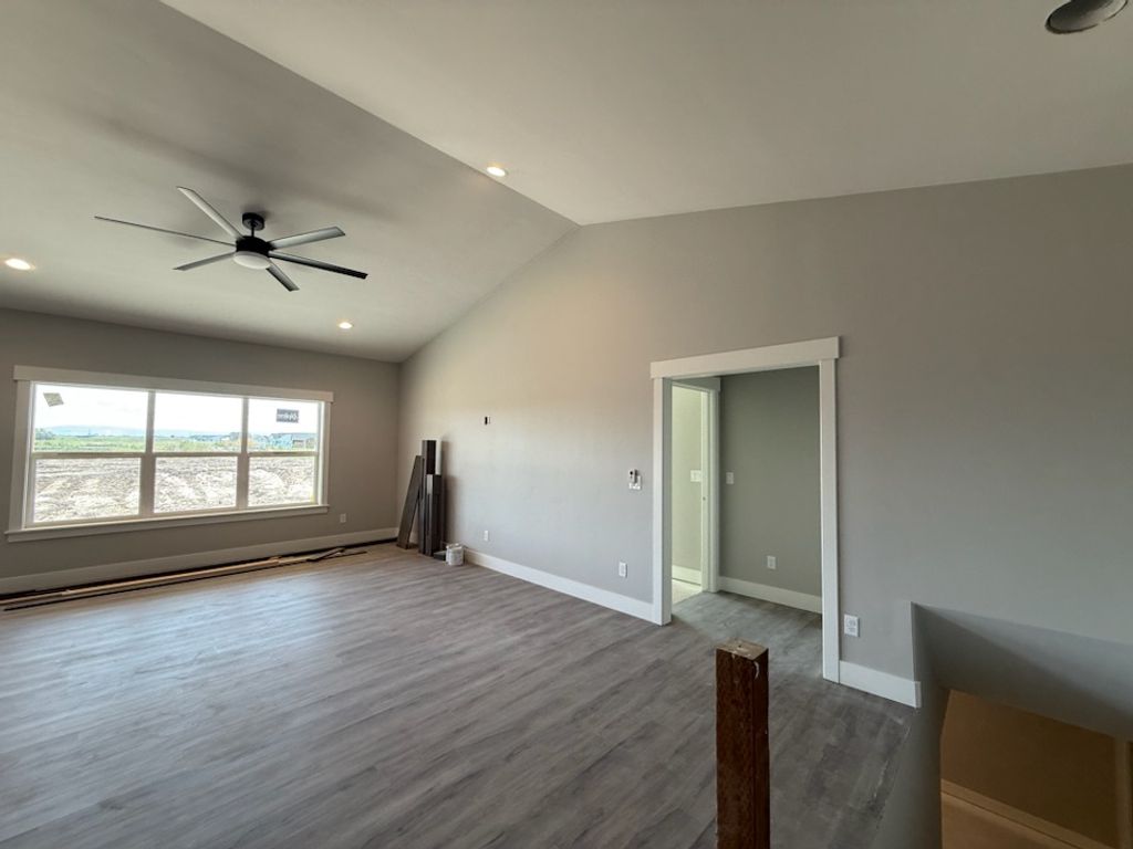 5368 Cypress - main room